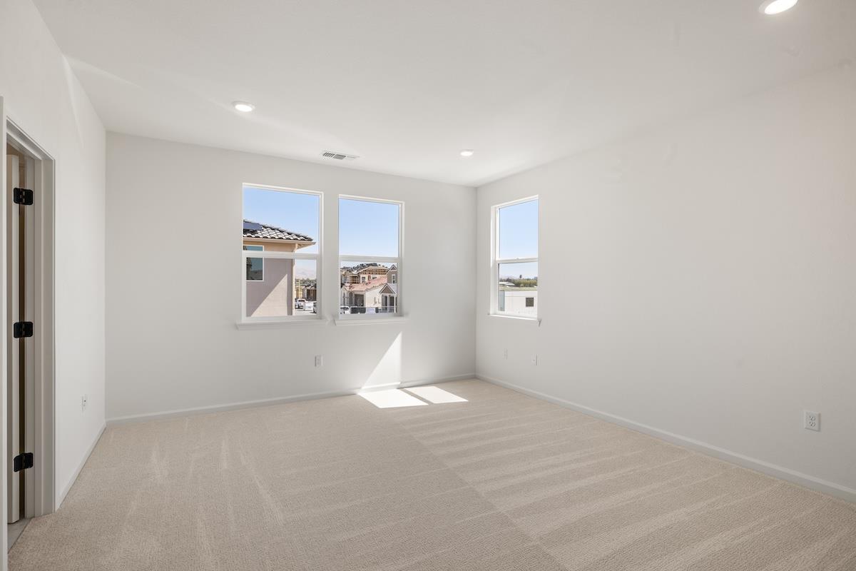 Detail Gallery Image 48 of 52 For 321 Summer Morning Dr, Hollister,  CA 95023 - 5 Beds | 3 Baths