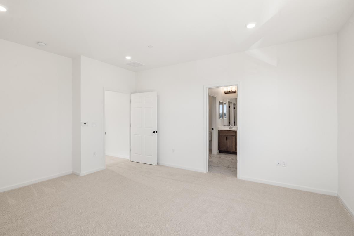 Detail Gallery Image 49 of 52 For 321 Summer Morning Dr, Hollister,  CA 95023 - 5 Beds | 3 Baths