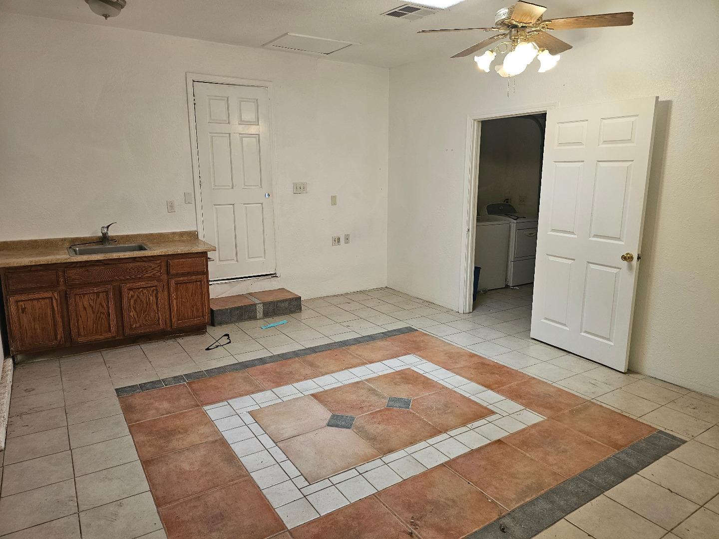 Detail Gallery Image 12 of 17 For 45090 Crown Ave, King City,  CA 93930 - 3 Beds | 2 Baths