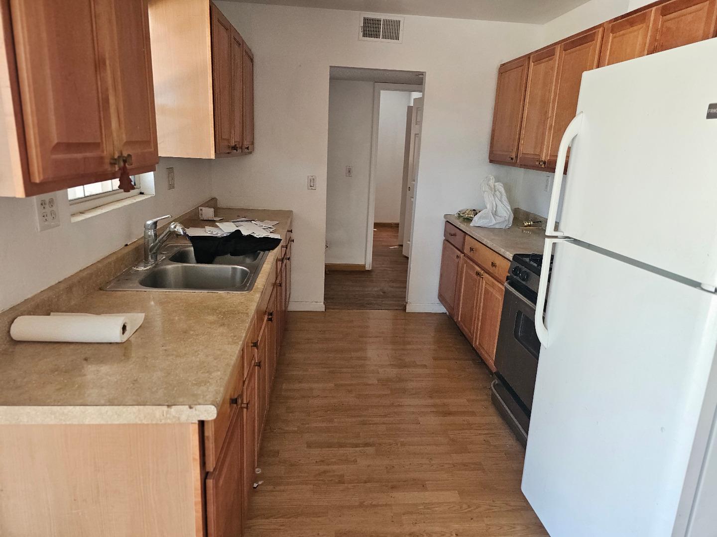 Detail Gallery Image 5 of 17 For 45090 Crown Ave, King City,  CA 93930 - 3 Beds | 2 Baths
