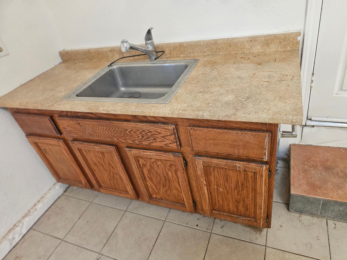 Detail Gallery Image 7 of 17 For 45090 Crown Ave, King City,  CA 93930 - 3 Beds | 2 Baths