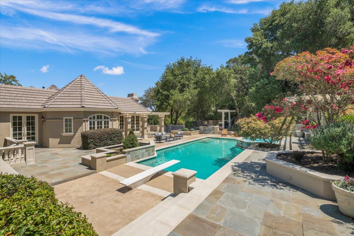 Detail Gallery Image 75 of 85 For 14113 Pike Rd, Saratoga,  CA 95070 - 4 Beds | 5/2 Baths