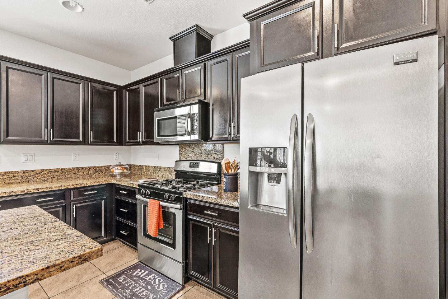 Detail Gallery Image 11 of 46 For 662 Ventura Dr, Soledad,  CA 93960 - 4 Beds | 2/1 Baths