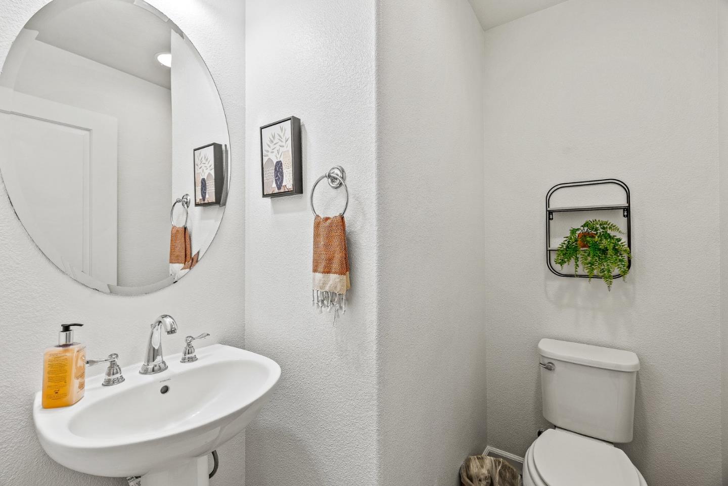 Detail Gallery Image 24 of 46 For 662 Ventura Dr, Soledad,  CA 93960 - 4 Beds | 2/1 Baths