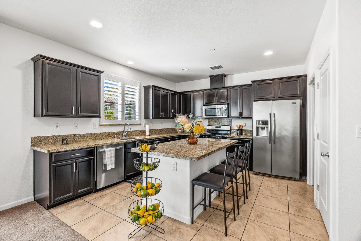 Detail Gallery Image 7 of 46 For 662 Ventura Dr, Soledad,  CA 93960 - 4 Beds | 2/1 Baths