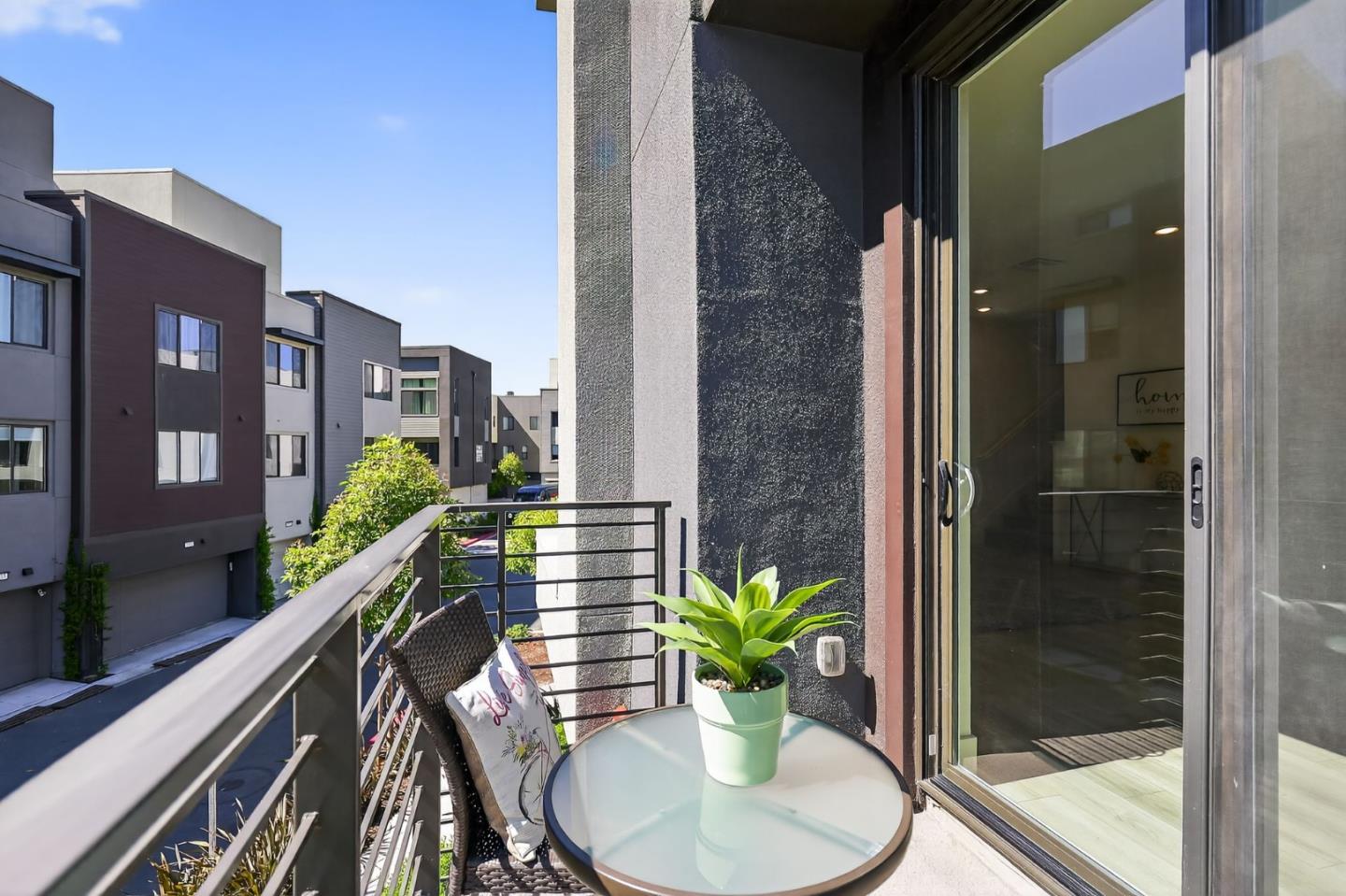 Detail Gallery Image 10 of 55 For 3891 Vanguard Cmn #1004,  Fremont,  CA 94538 - 2 Beds | 2/1 Baths