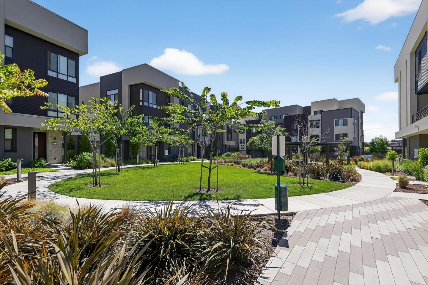 Detail Gallery Image 8 of 55 For 3891 Vanguard Cmn #1004,  Fremont,  CA 94538 - 2 Beds | 2/1 Baths