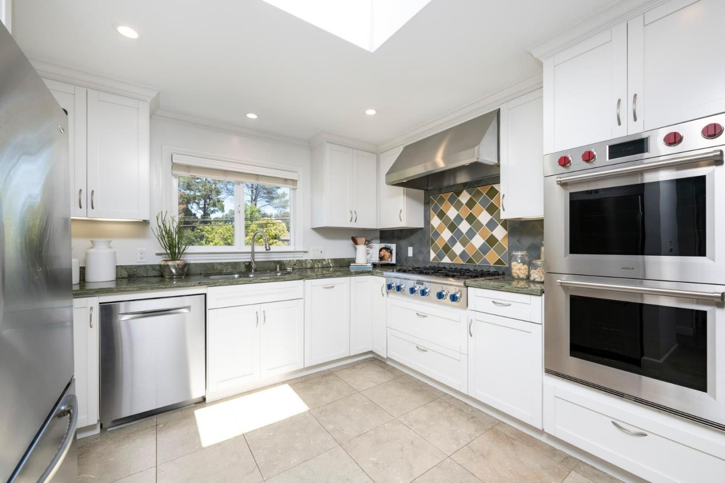 Detail Gallery Image 10 of 30 For 1538 Parrott Dr, San Mateo,  CA 94402 - 6 Beds | 3/1 Baths