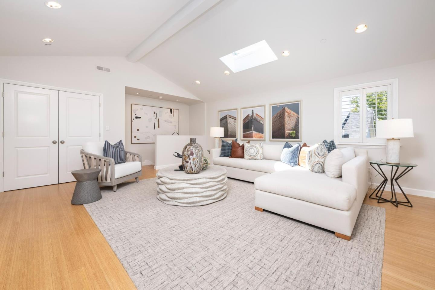 Detail Gallery Image 14 of 30 For 1538 Parrott Dr, San Mateo,  CA 94402 - 6 Beds | 3/1 Baths