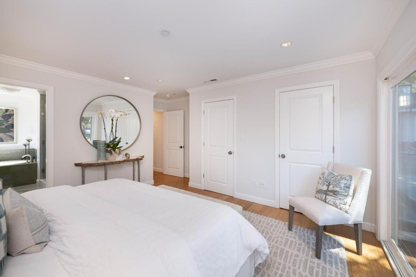 Detail Gallery Image 17 of 30 For 1538 Parrott Dr, San Mateo,  CA 94402 - 6 Beds | 3/1 Baths