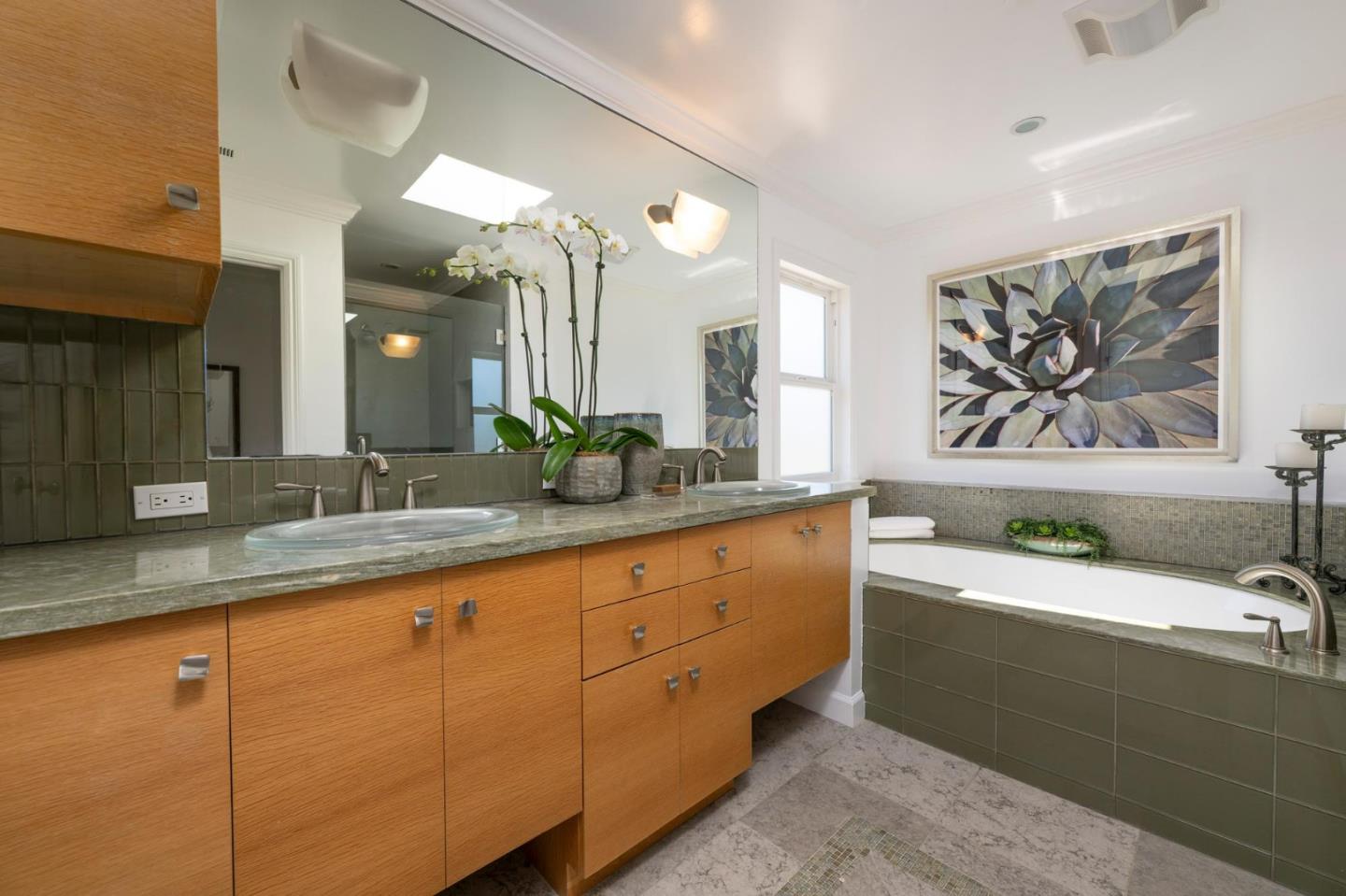 Detail Gallery Image 18 of 30 For 1538 Parrott Dr, San Mateo,  CA 94402 - 6 Beds | 3/1 Baths