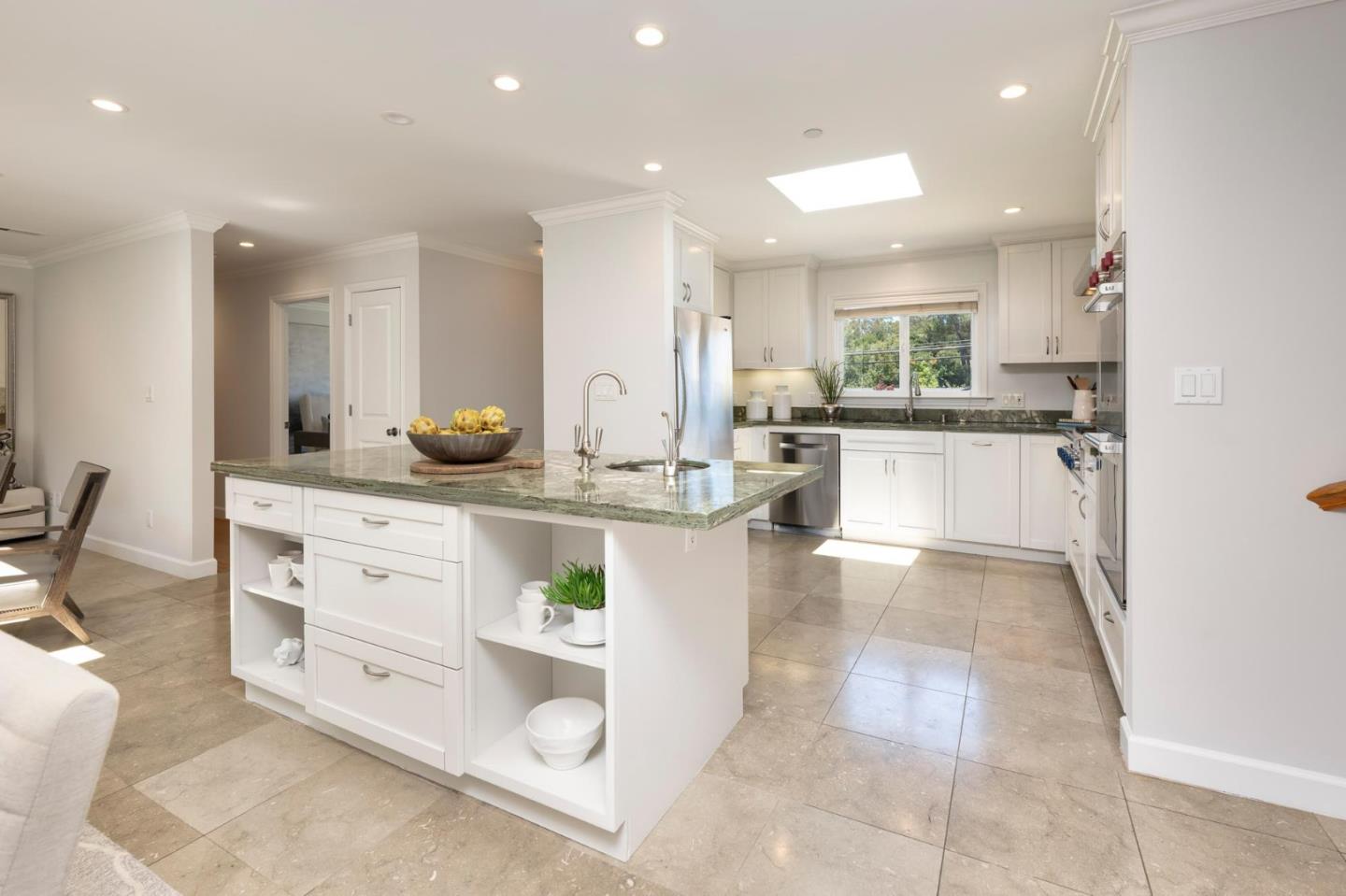 Detail Gallery Image 9 of 30 For 1538 Parrott Dr, San Mateo,  CA 94402 - 6 Beds | 3/1 Baths