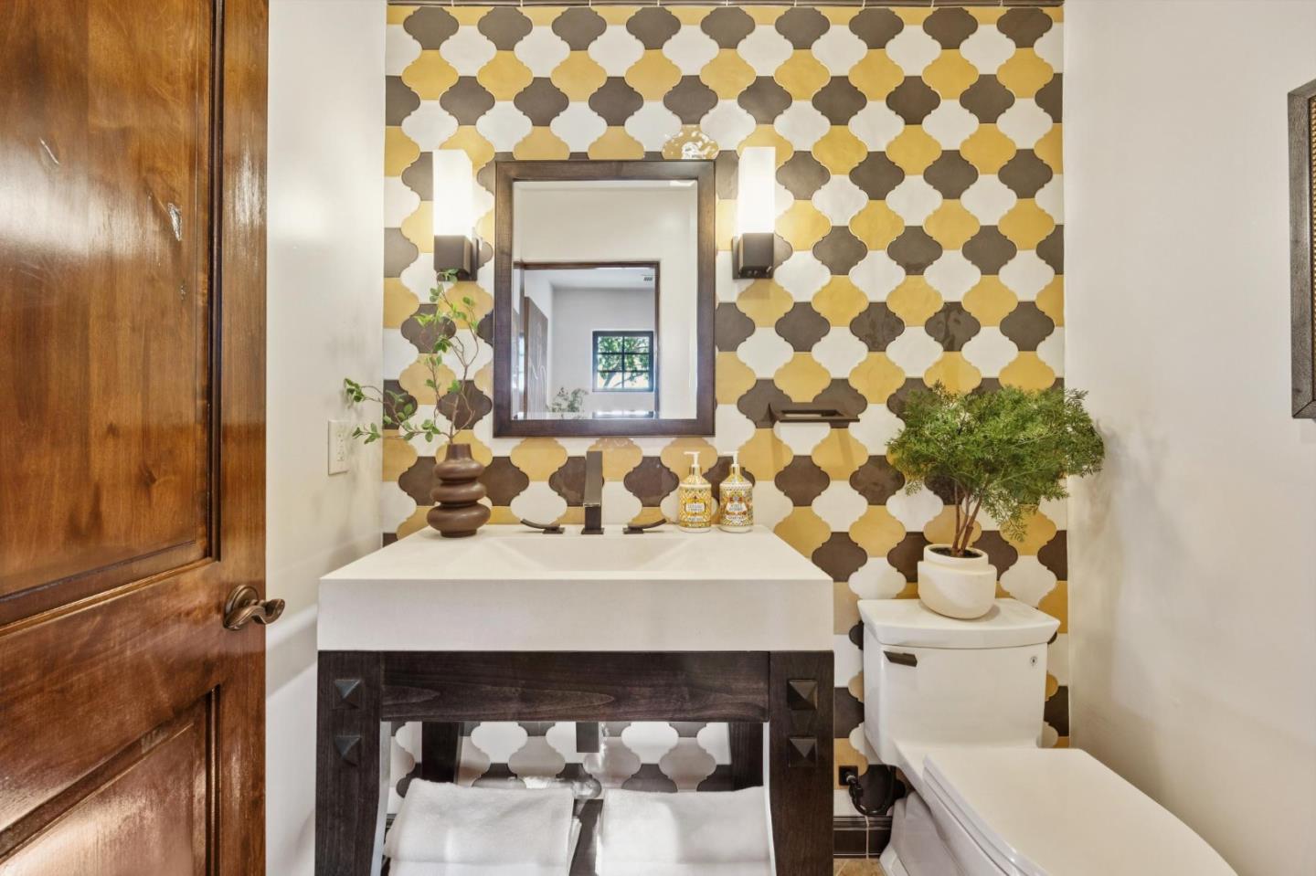 Detail Gallery Image 25 of 80 For 1548 San Gabriel Way, San Jose,  CA 95125 - 3 Beds | 2/1 Baths