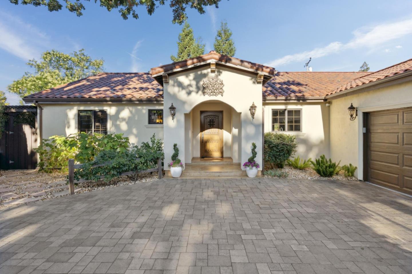 Detail Gallery Image 4 of 80 For 1548 San Gabriel Way, San Jose,  CA 95125 - 3 Beds | 2/1 Baths