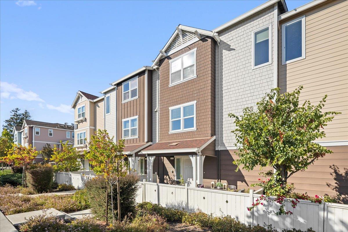 Detail Gallery Image 21 of 33 For 11 Tidal Way, San Mateo,  CA 94401 - 3 Beds | 2/1 Baths