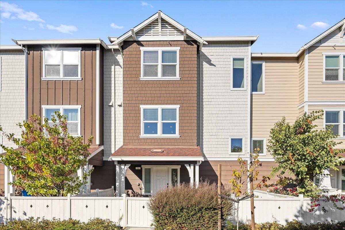 Detail Gallery Image 22 of 33 For 11 Tidal Way, San Mateo,  CA 94401 - 3 Beds | 2/1 Baths