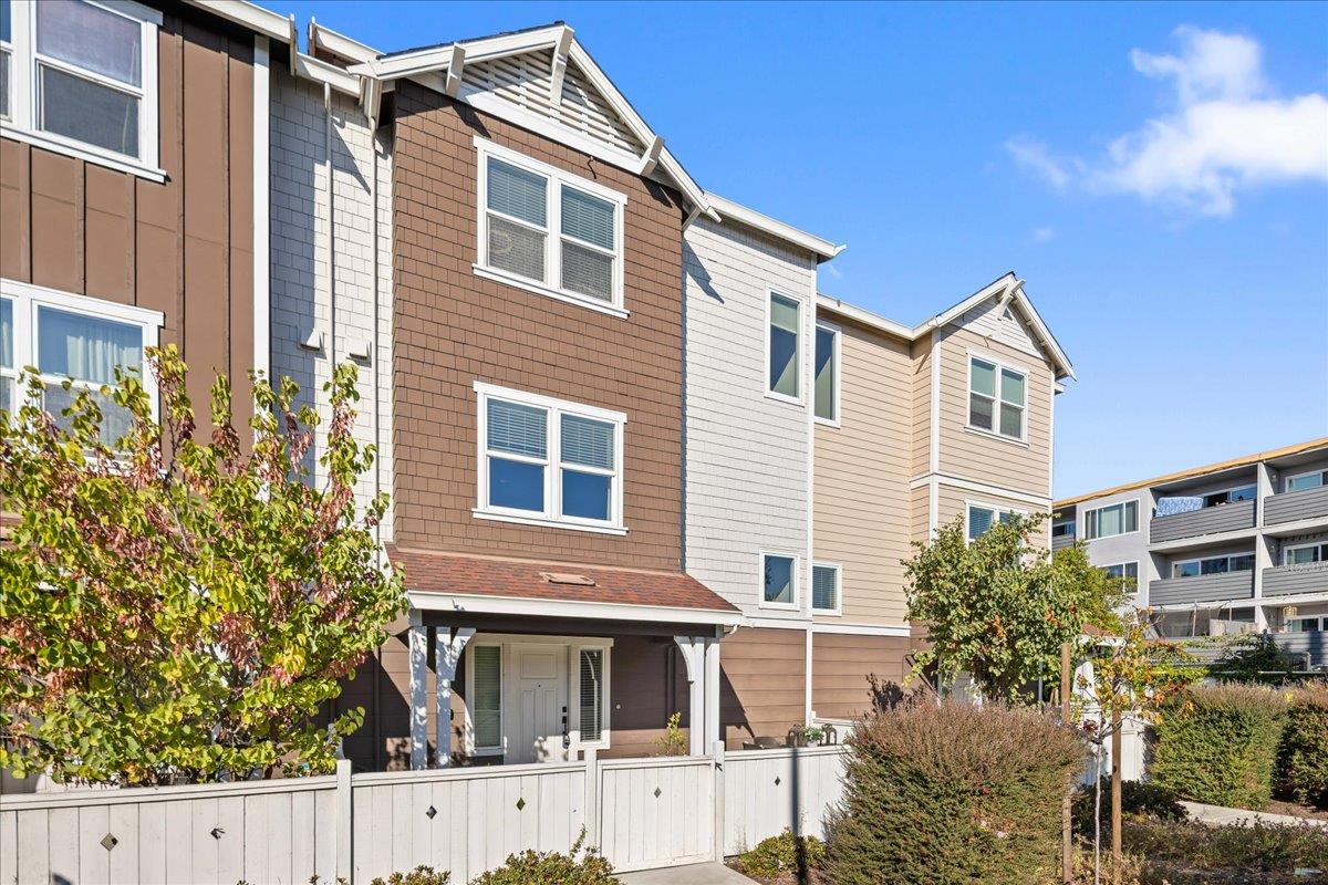 Detail Gallery Image 23 of 33 For 11 Tidal Way, San Mateo,  CA 94401 - 3 Beds | 2/1 Baths