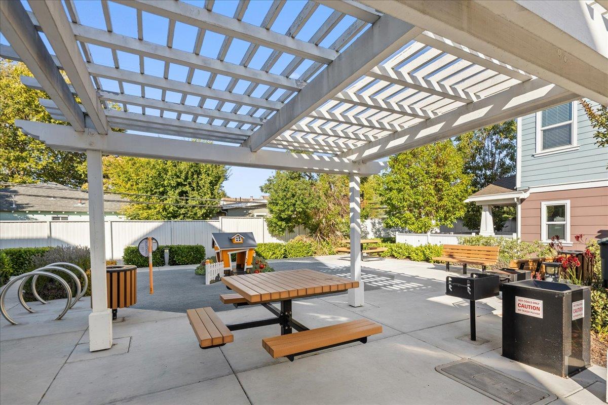Detail Gallery Image 28 of 33 For 11 Tidal Way, San Mateo,  CA 94401 - 3 Beds | 2/1 Baths