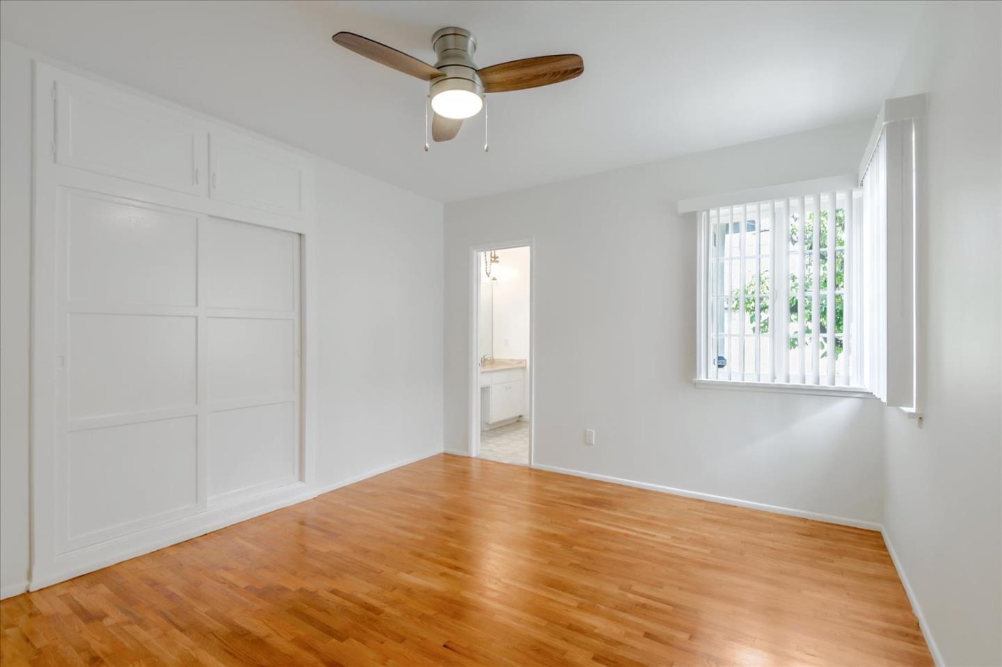 Detail Gallery Image 16 of 43 For 3532 Maplewood Ave, Los Angeles,  CA 90066 - 3 Beds | 2 Baths