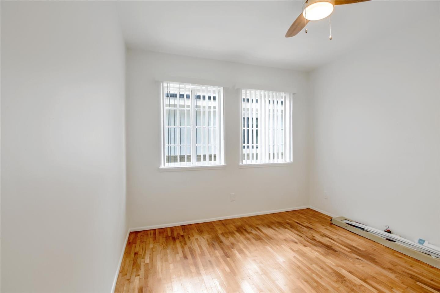 Detail Gallery Image 19 of 43 For 3532 Maplewood Ave, Los Angeles,  CA 90066 - 3 Beds | 2 Baths