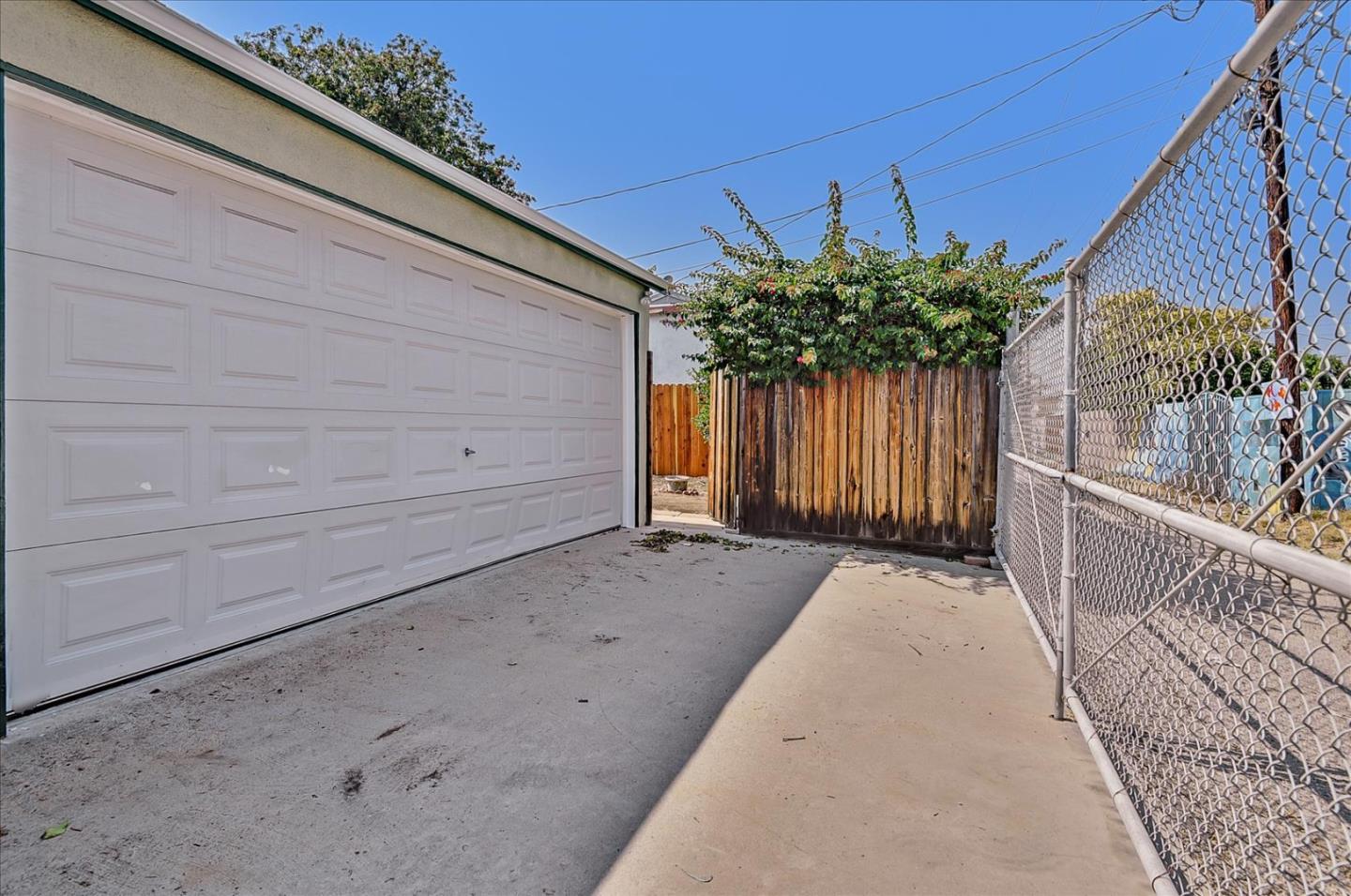 Detail Gallery Image 32 of 43 For 3532 Maplewood Ave, Los Angeles,  CA 90066 - 3 Beds | 2 Baths