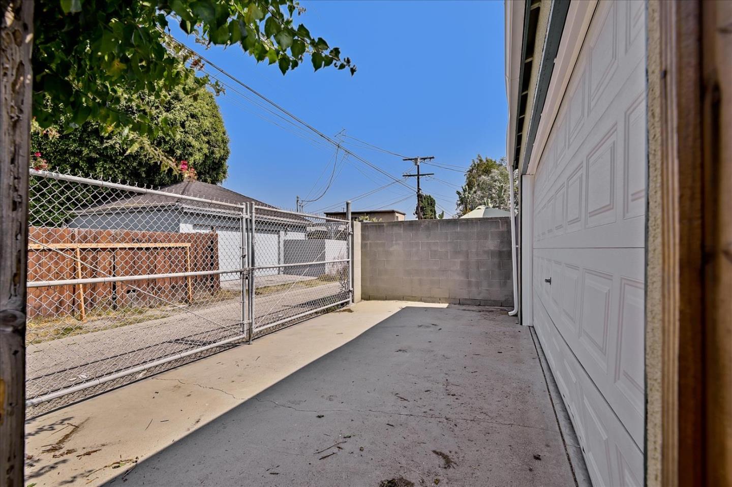 Detail Gallery Image 33 of 43 For 3532 Maplewood Ave, Los Angeles,  CA 90066 - 3 Beds | 2 Baths