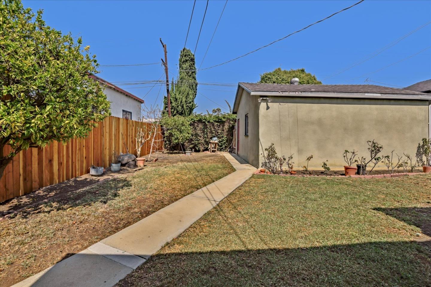 Detail Gallery Image 35 of 43 For 3532 Maplewood Ave, Los Angeles,  CA 90066 - 3 Beds | 2 Baths