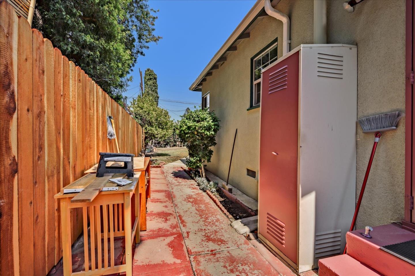 Detail Gallery Image 39 of 43 For 3532 Maplewood Ave, Los Angeles,  CA 90066 - 3 Beds | 2 Baths