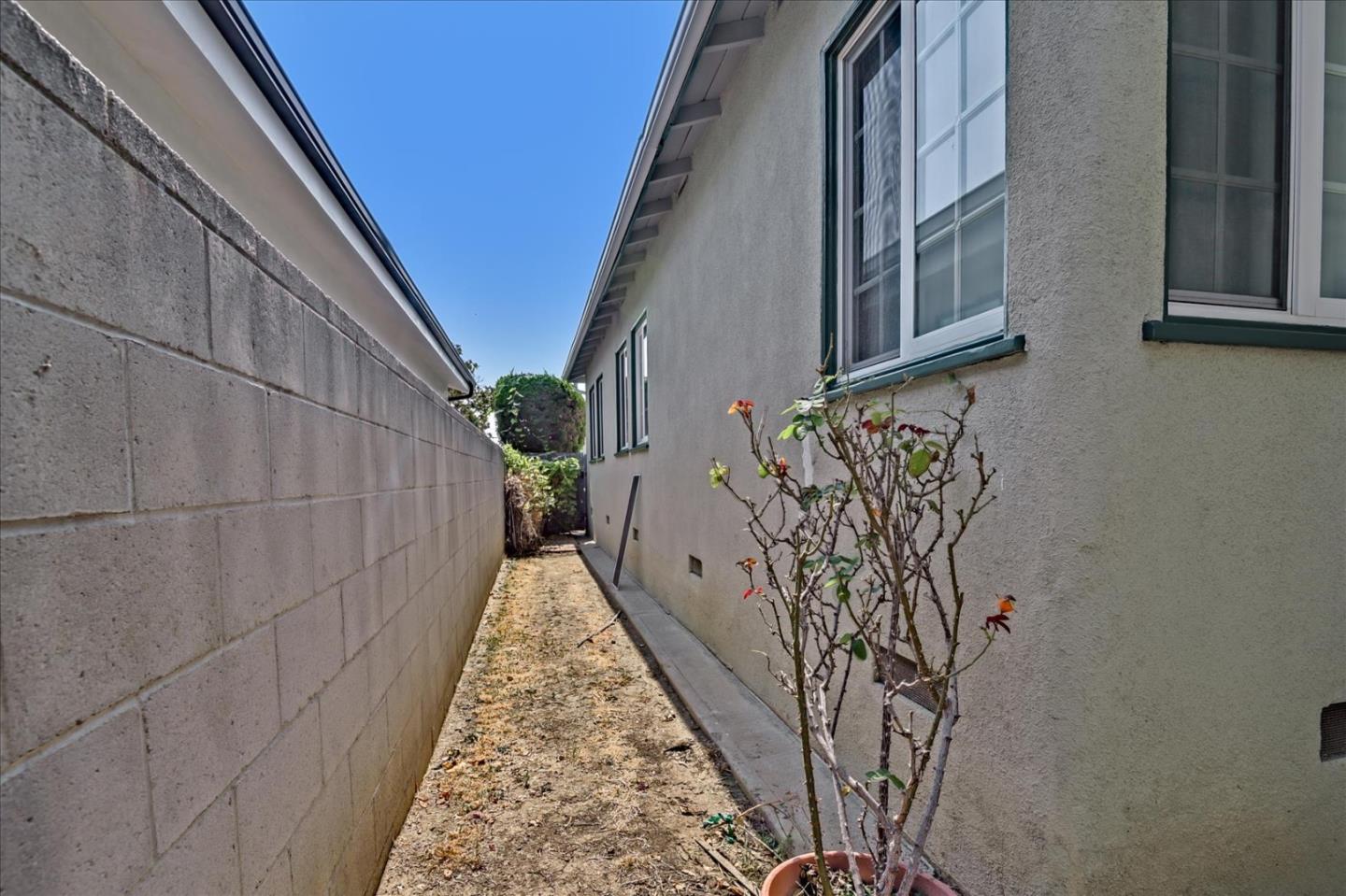Detail Gallery Image 41 of 43 For 3532 Maplewood Ave, Los Angeles,  CA 90066 - 3 Beds | 2 Baths