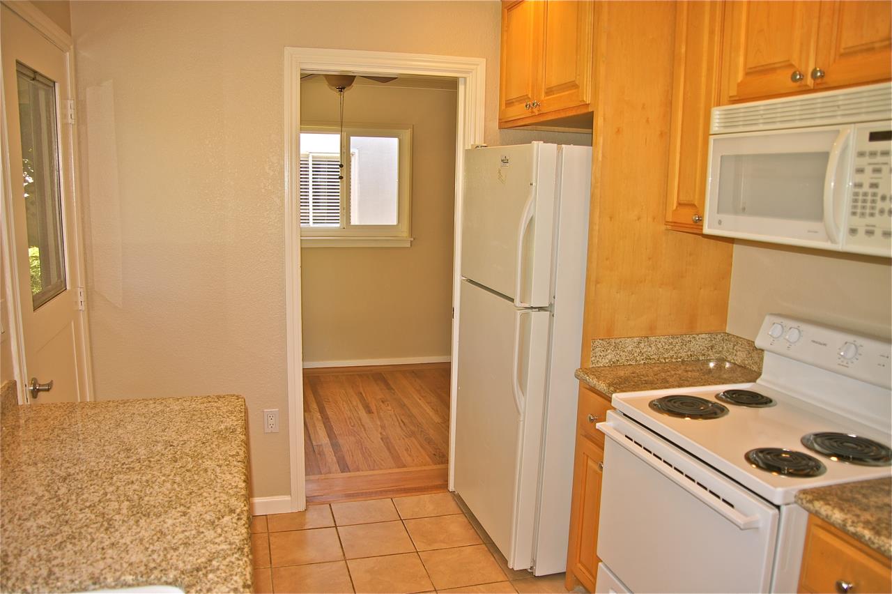 Detail Gallery Image 3 of 16 For 2323 Peachtree Ln, San Jose,  CA 95128 - 3 Beds | 1 Baths