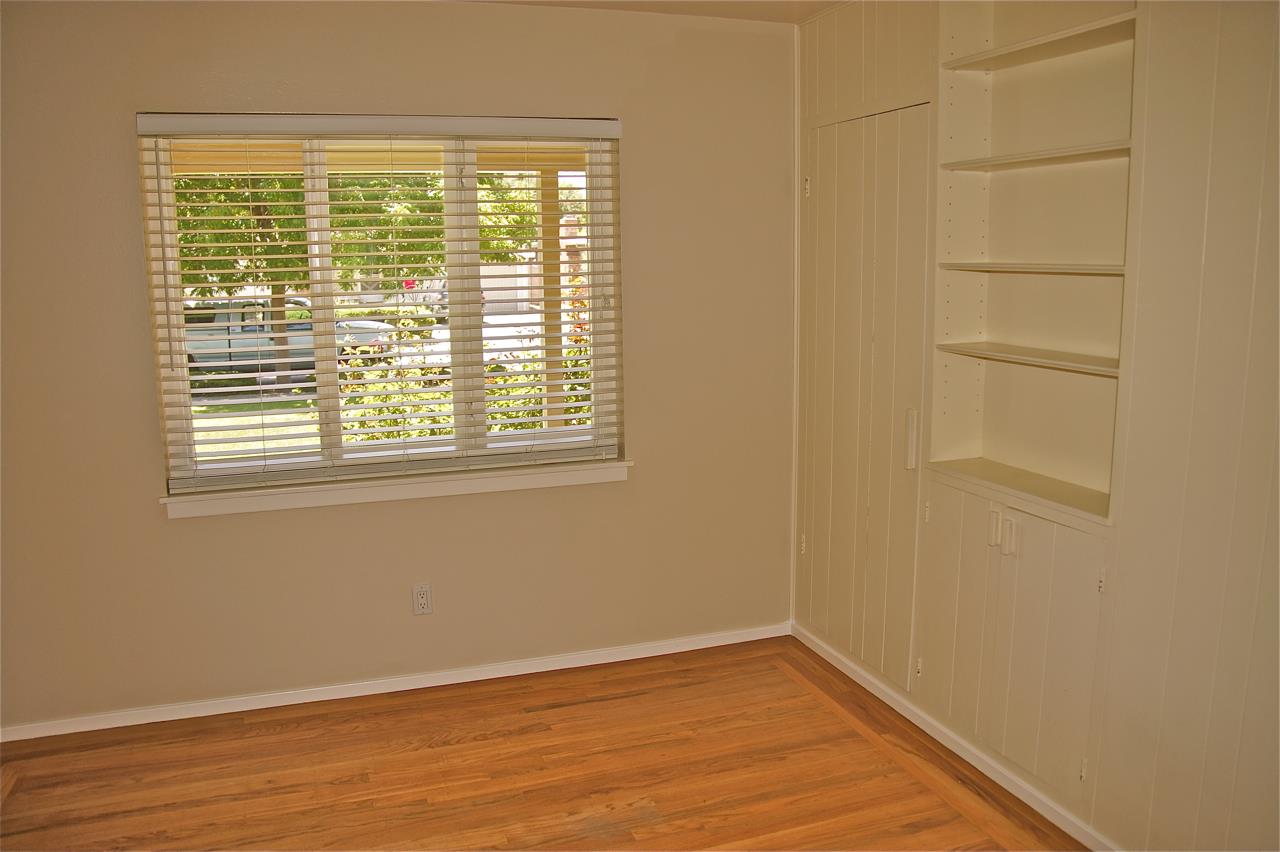 Detail Gallery Image 5 of 16 For 2323 Peachtree Ln, San Jose,  CA 95128 - 3 Beds | 1 Baths