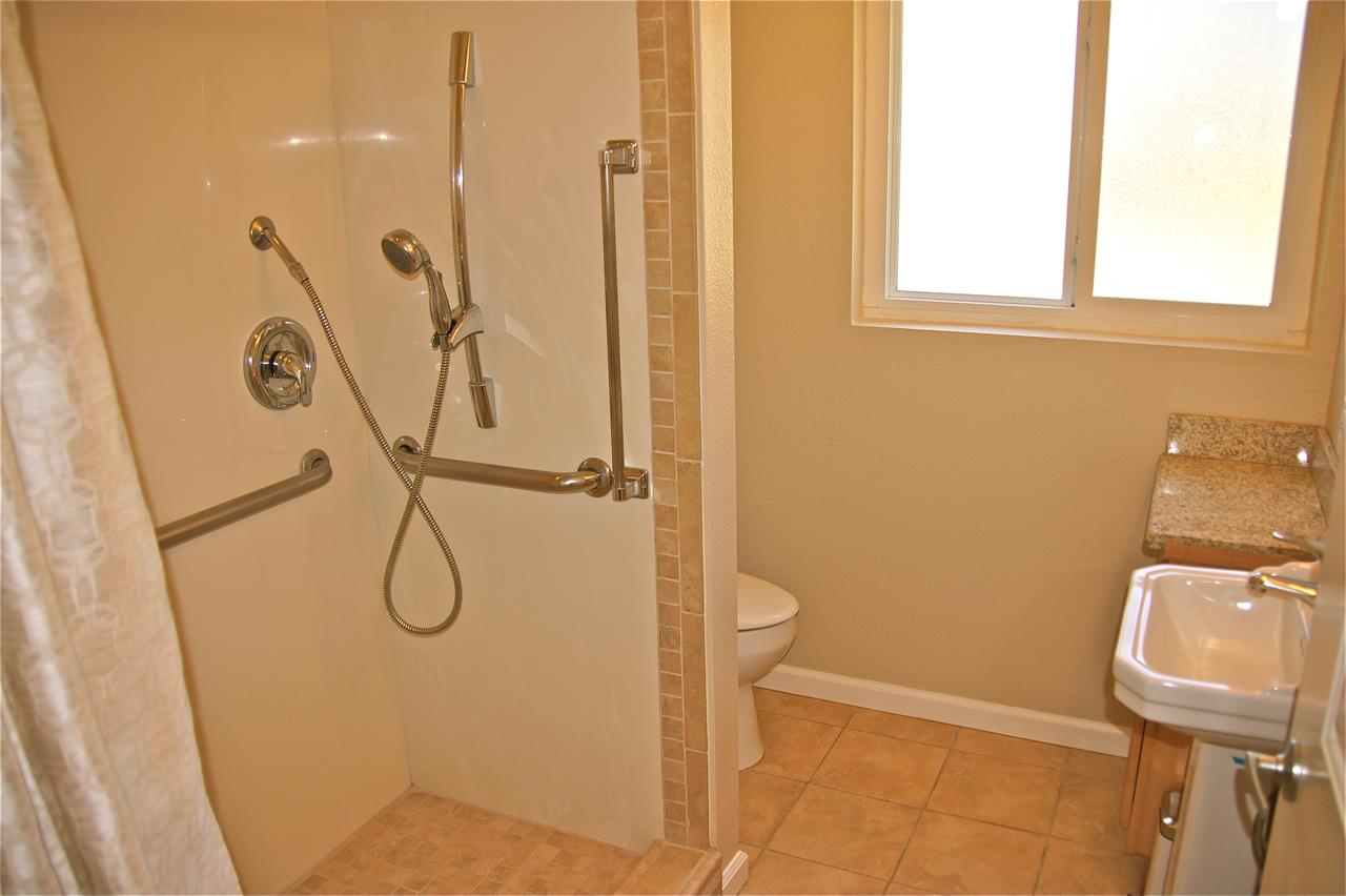Detail Gallery Image 8 of 16 For 2323 Peachtree Ln, San Jose,  CA 95128 - 3 Beds | 1 Baths