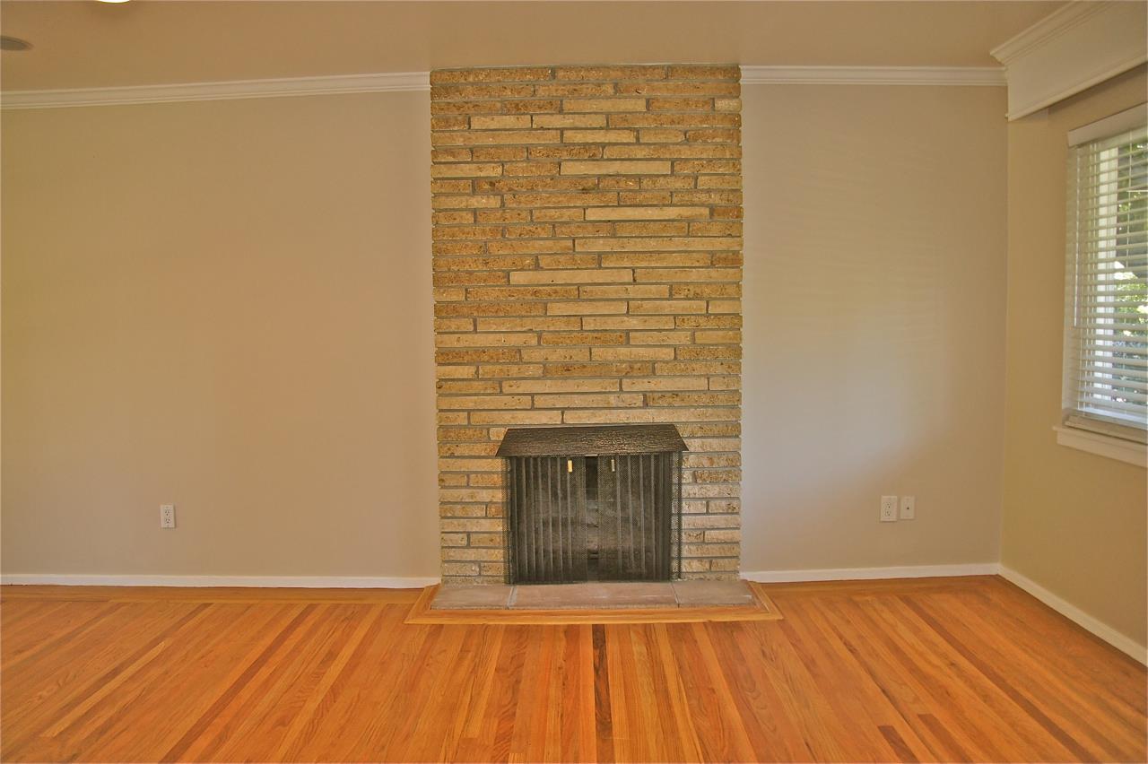 Detail Gallery Image 9 of 16 For 2323 Peachtree Ln, San Jose,  CA 95128 - 3 Beds | 1 Baths