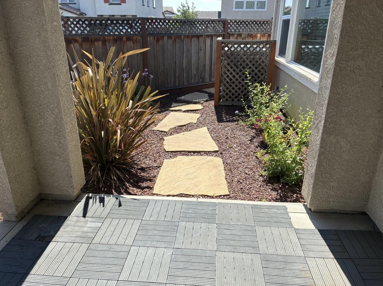 Detail Gallery Image 11 of 12 For 1061 Viognier Way, Gilroy,  CA 95020 - 3 Beds | 2/1 Baths