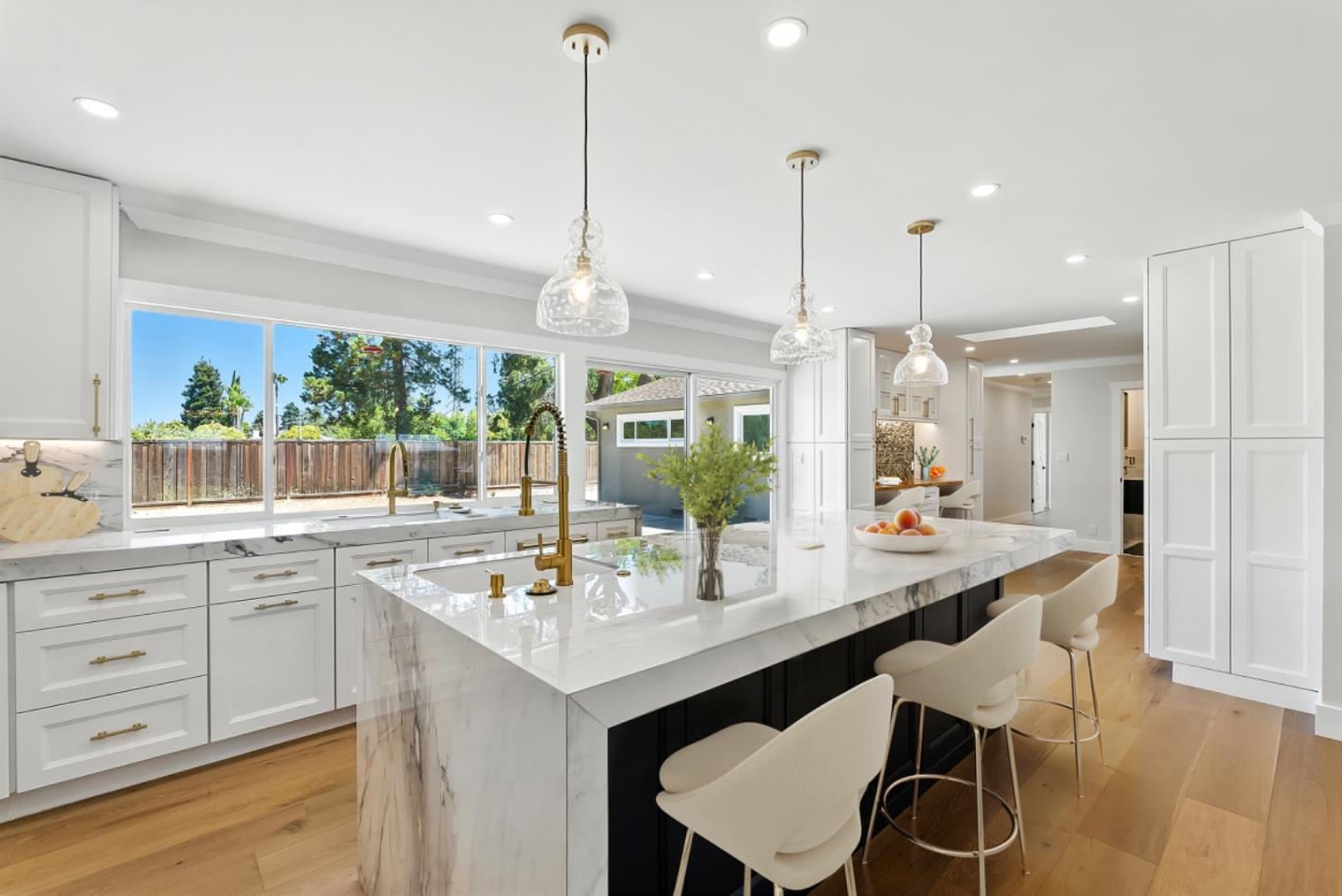 Detail Gallery Image 14 of 51 For 5701 Lewis Way, Concord,  CA 94521 - 4 Beds | 2/1 Baths