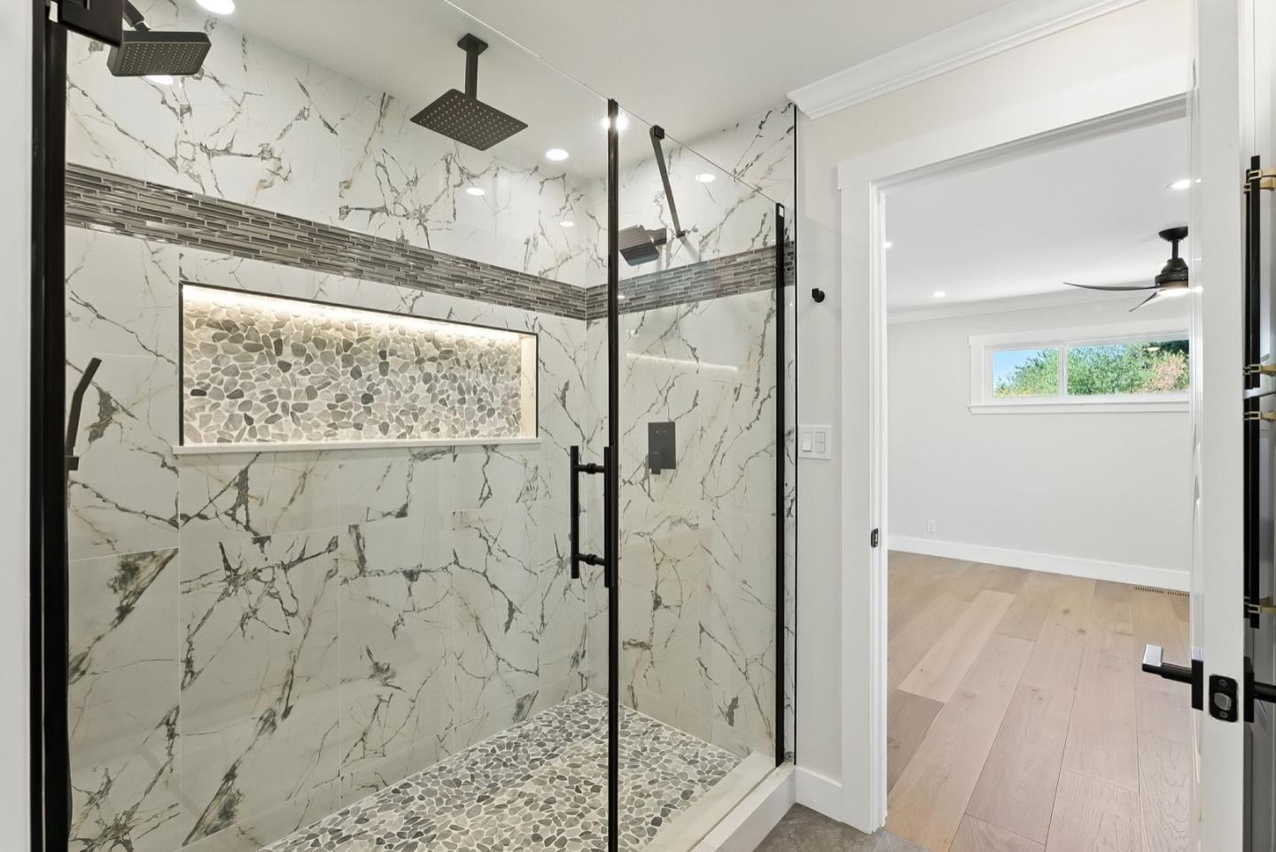 Detail Gallery Image 22 of 51 For 5701 Lewis Way, Concord,  CA 94521 - 4 Beds | 2/1 Baths