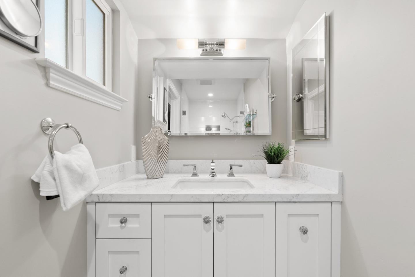 Detail Gallery Image 15 of 63 For 325 Crestview Dr, Santa Clara,  CA 95050 - 3 Beds | 2 Baths