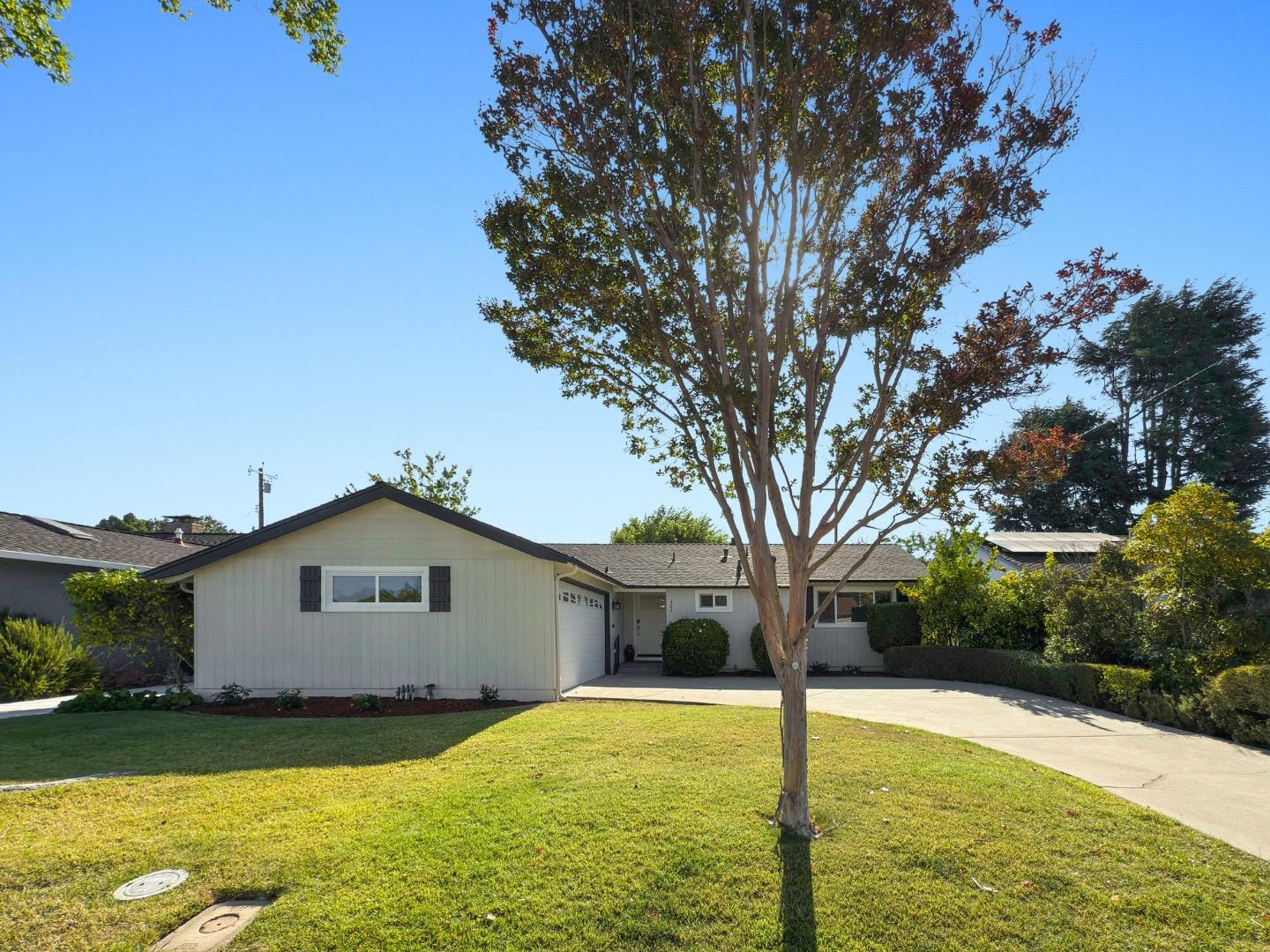 Detail Gallery Image 25 of 63 For 325 Crestview Dr, Santa Clara,  CA 95050 - 3 Beds | 2 Baths