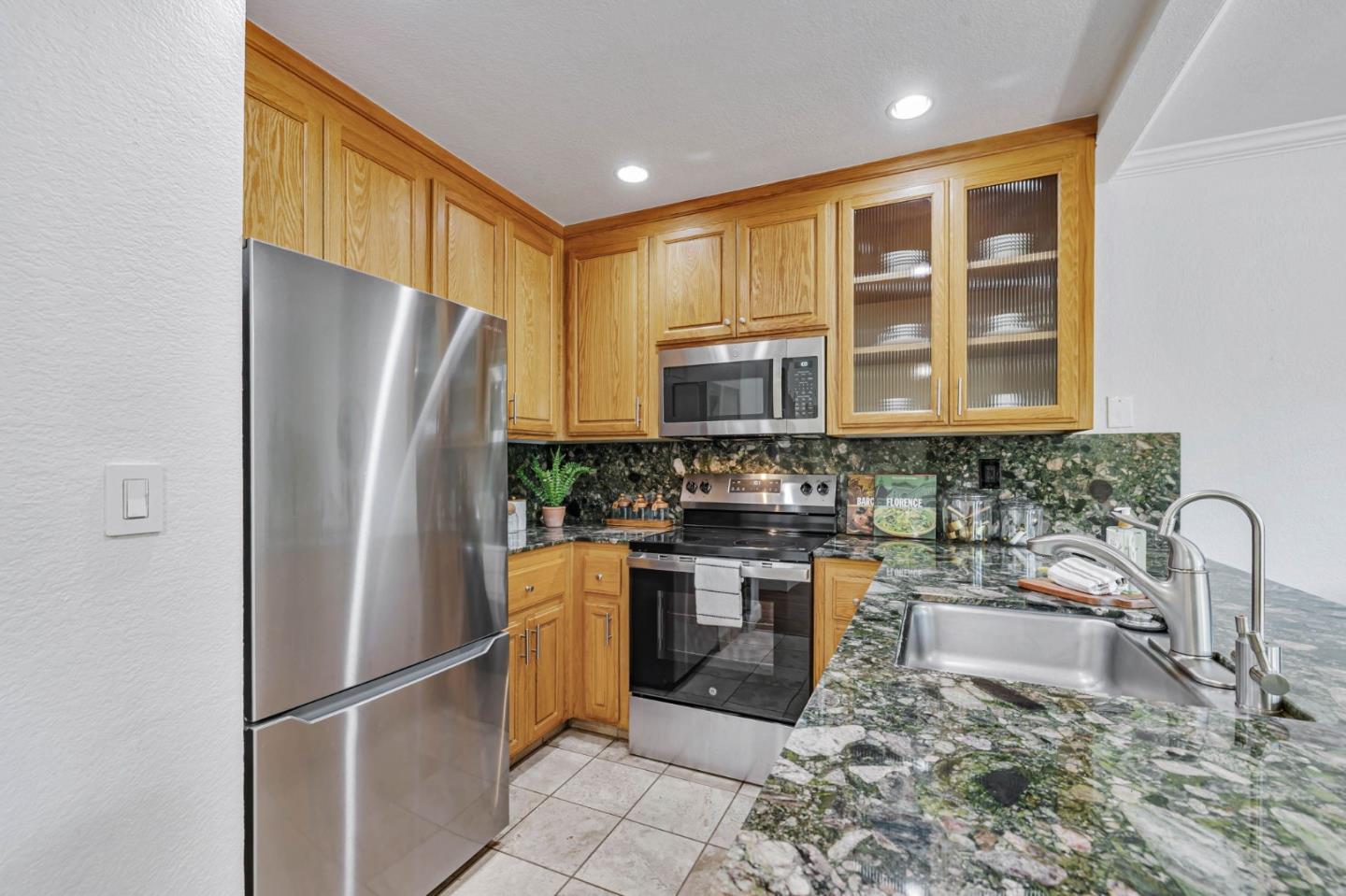 Detail Gallery Image 3 of 24 For 2907 La Terrace Cir, San Jose,  CA 95123 - 1 Beds | 1 Baths