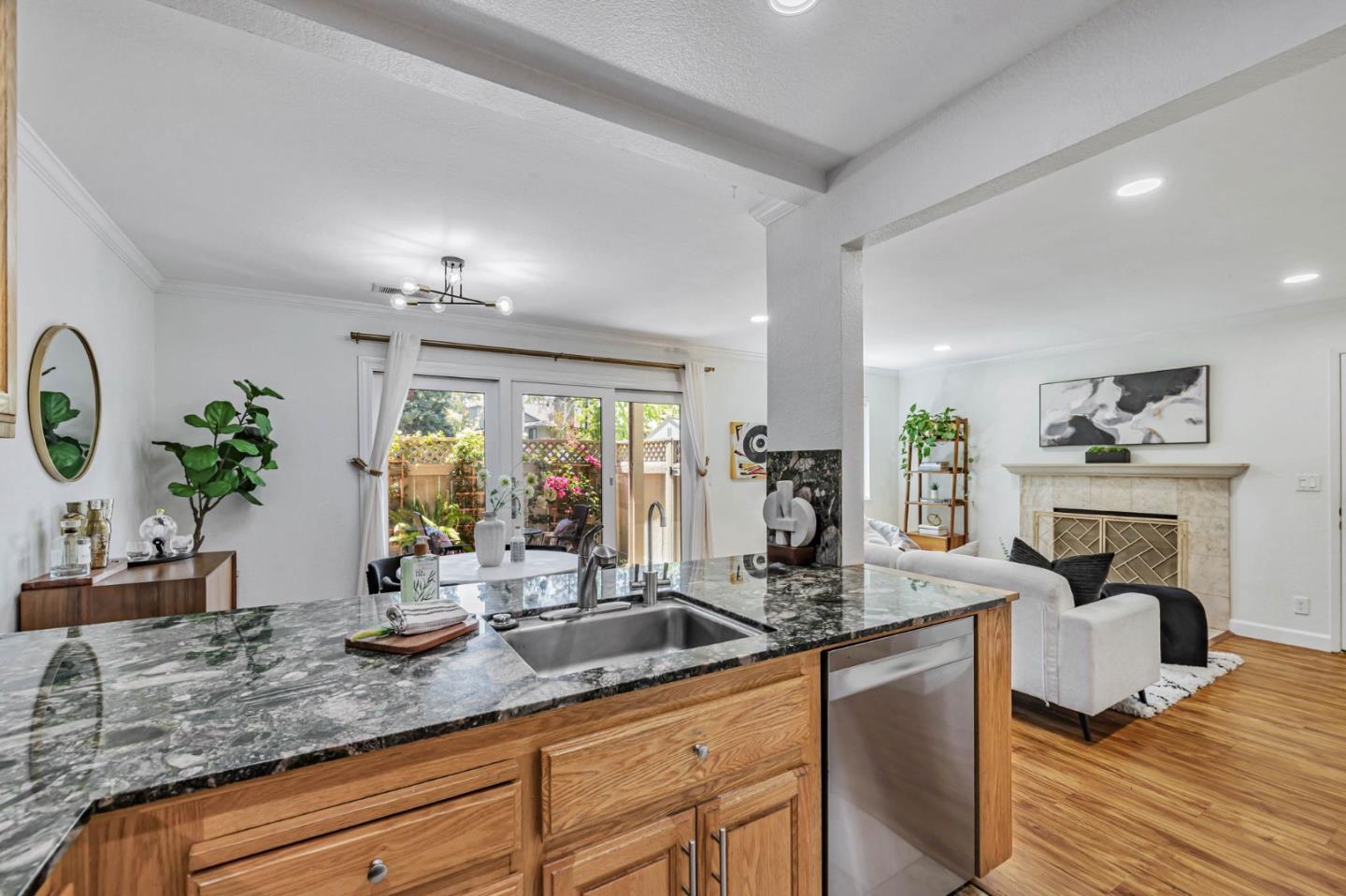 Detail Gallery Image 4 of 24 For 2907 La Terrace Cir, San Jose,  CA 95123 - 1 Beds | 1 Baths
