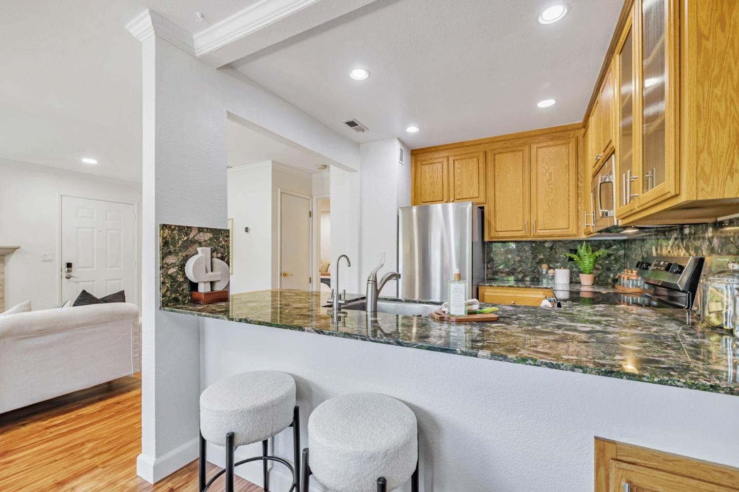 Detail Gallery Image 5 of 24 For 2907 La Terrace Cir, San Jose,  CA 95123 - 1 Beds | 1 Baths