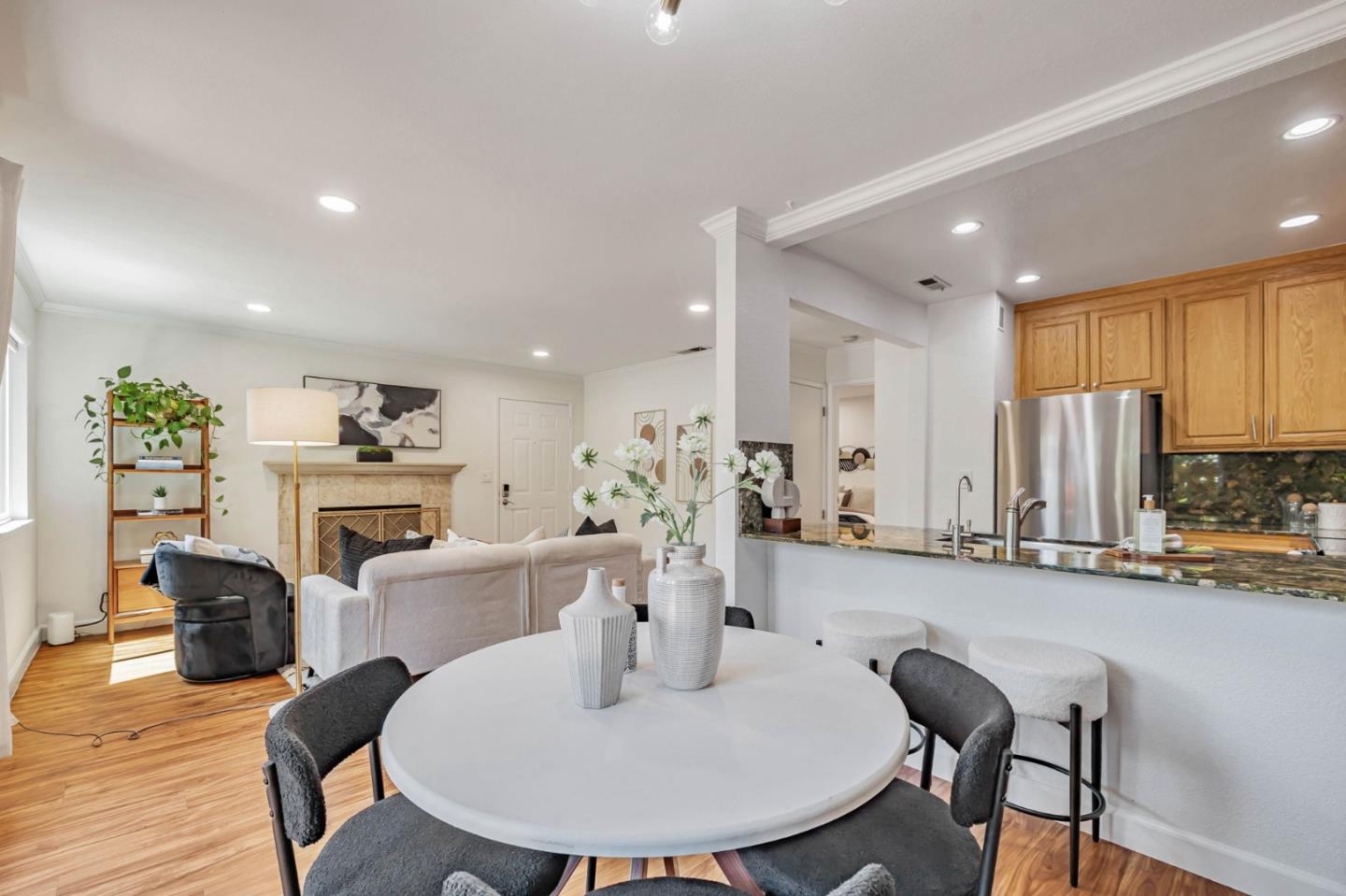 Detail Gallery Image 8 of 24 For 2907 La Terrace Cir, San Jose,  CA 95123 - 1 Beds | 1 Baths