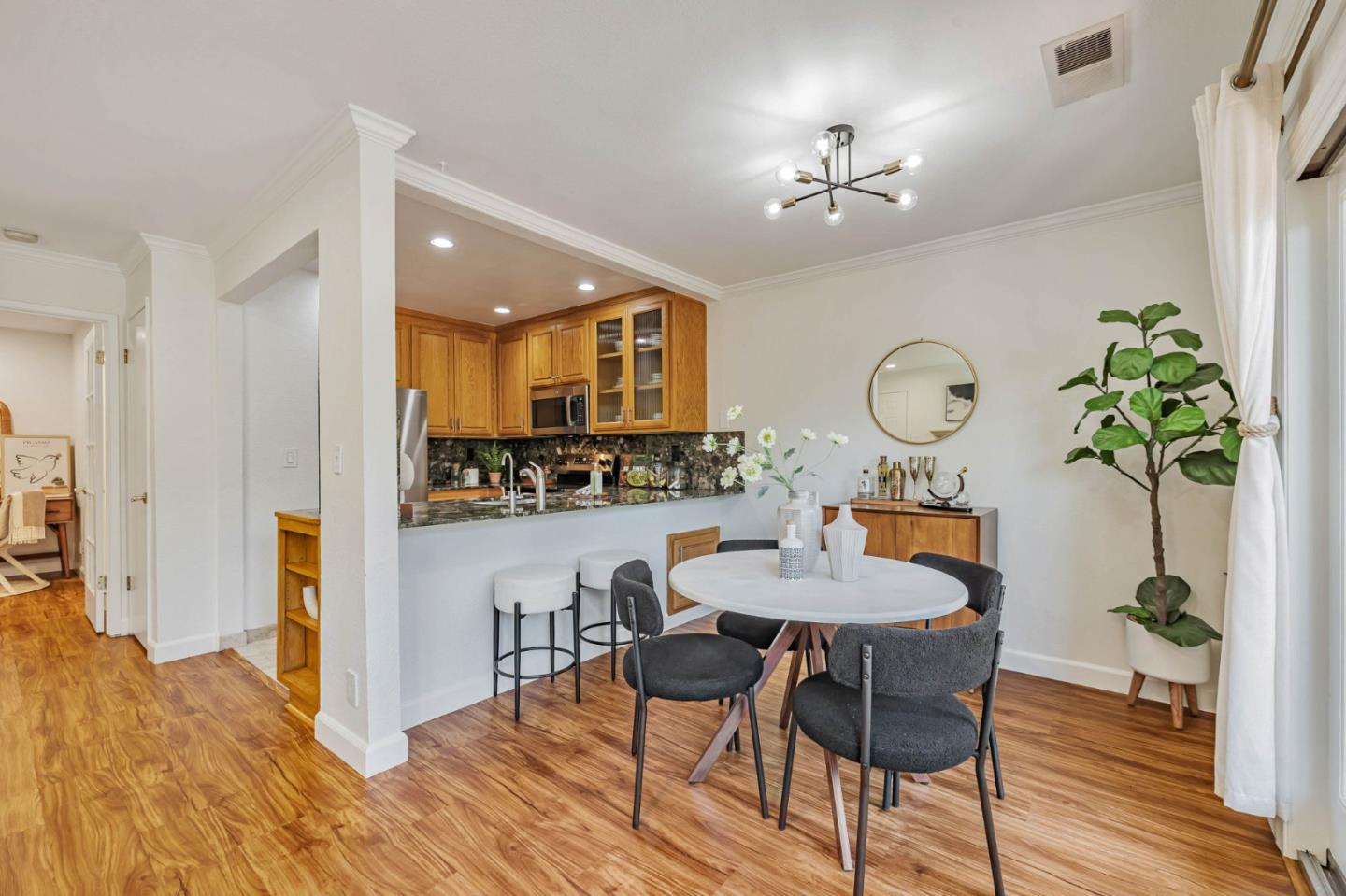 Detail Gallery Image 9 of 24 For 2907 La Terrace Cir, San Jose,  CA 95123 - 1 Beds | 1 Baths