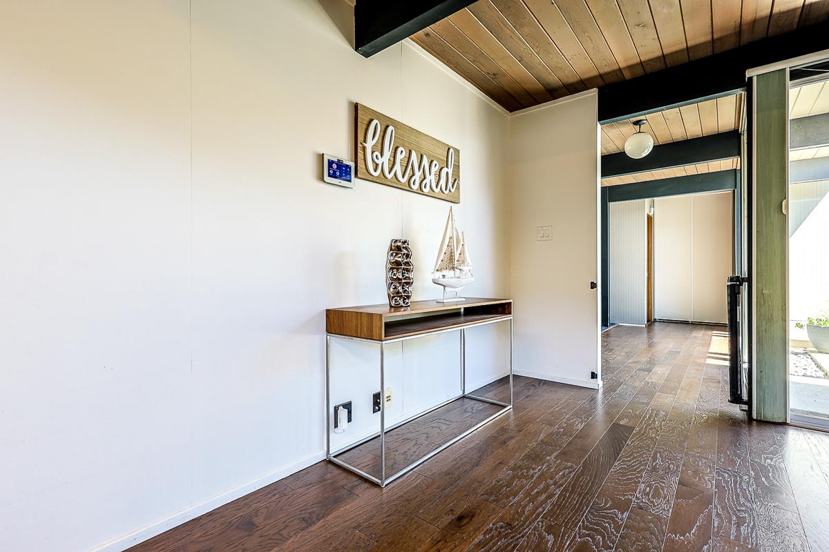 Detail Gallery Image 12 of 33 For 275 Puffin Ct, Foster City,  CA 94404 - 5 Beds | 2 Baths