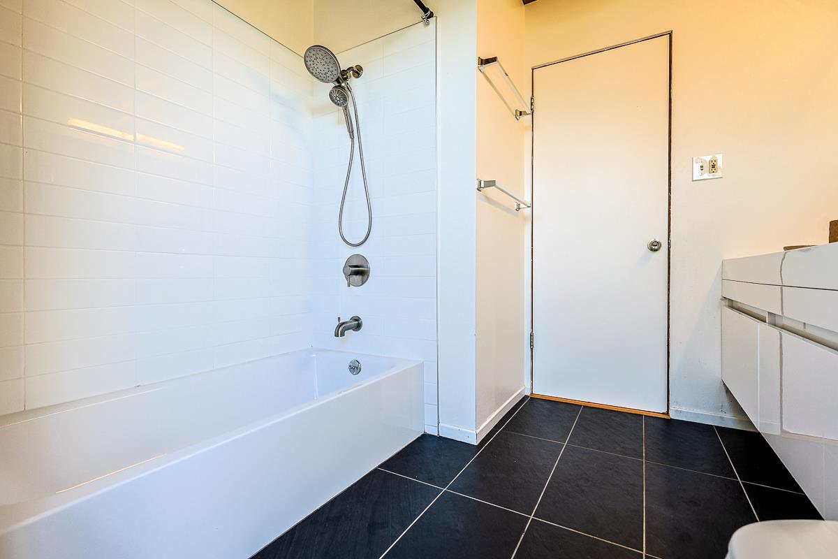 Detail Gallery Image 25 of 33 For 275 Puffin Ct, Foster City,  CA 94404 - 5 Beds | 2 Baths