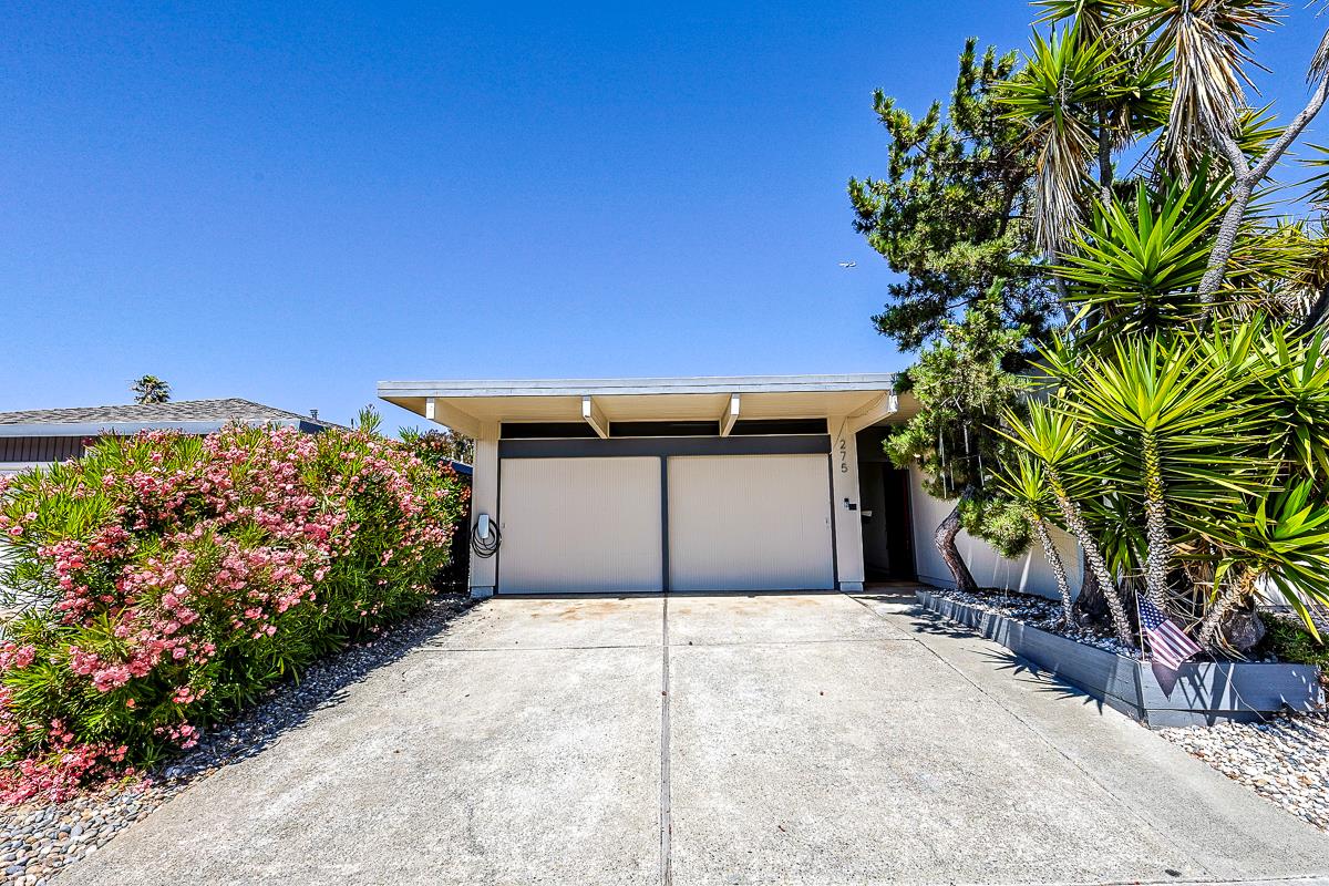 Detail Gallery Image 3 of 33 For 275 Puffin Ct, Foster City,  CA 94404 - 5 Beds | 2 Baths