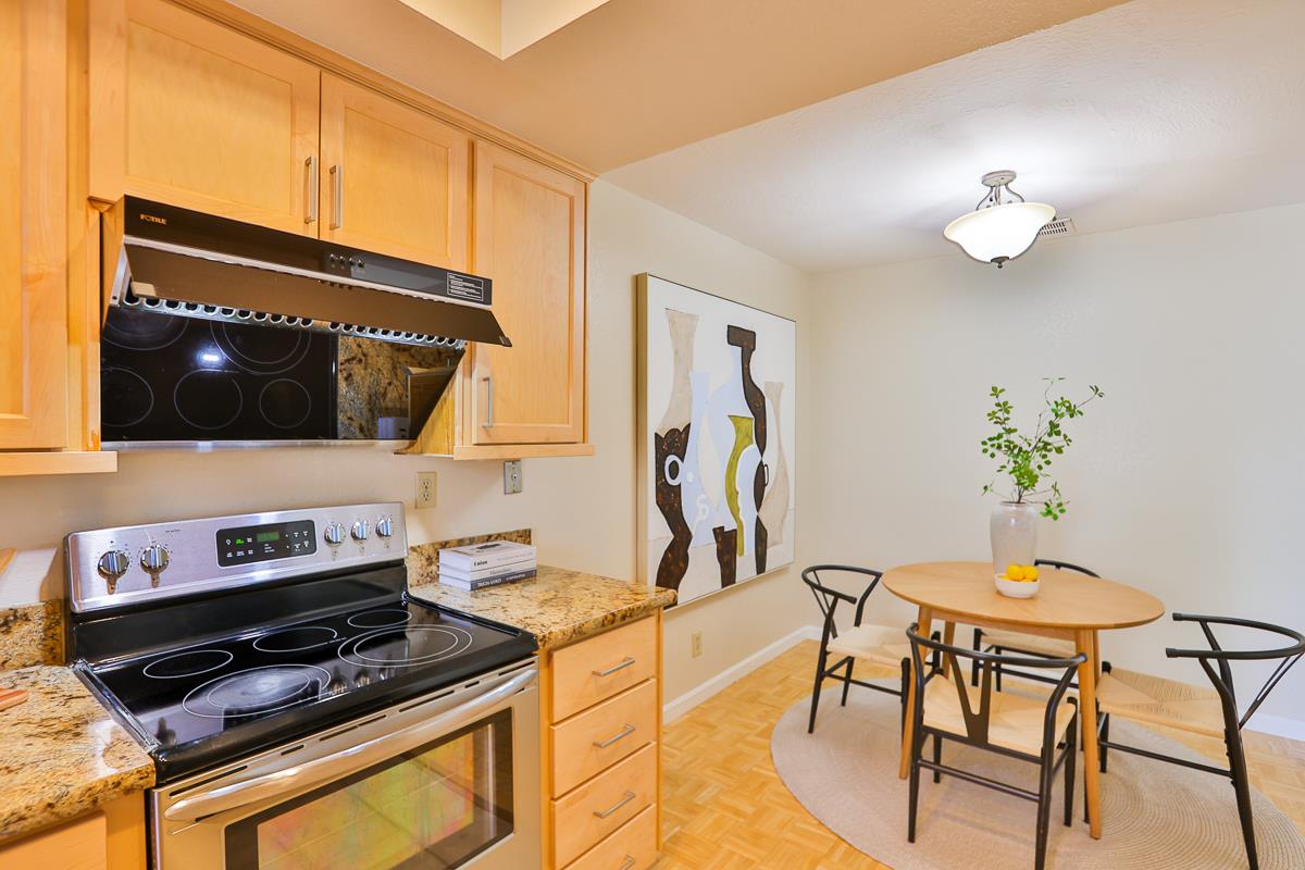 Detail Gallery Image 10 of 32 For 500 Shadowgraph Dr, San Jose,  CA 95110 - 2 Beds | 2 Baths