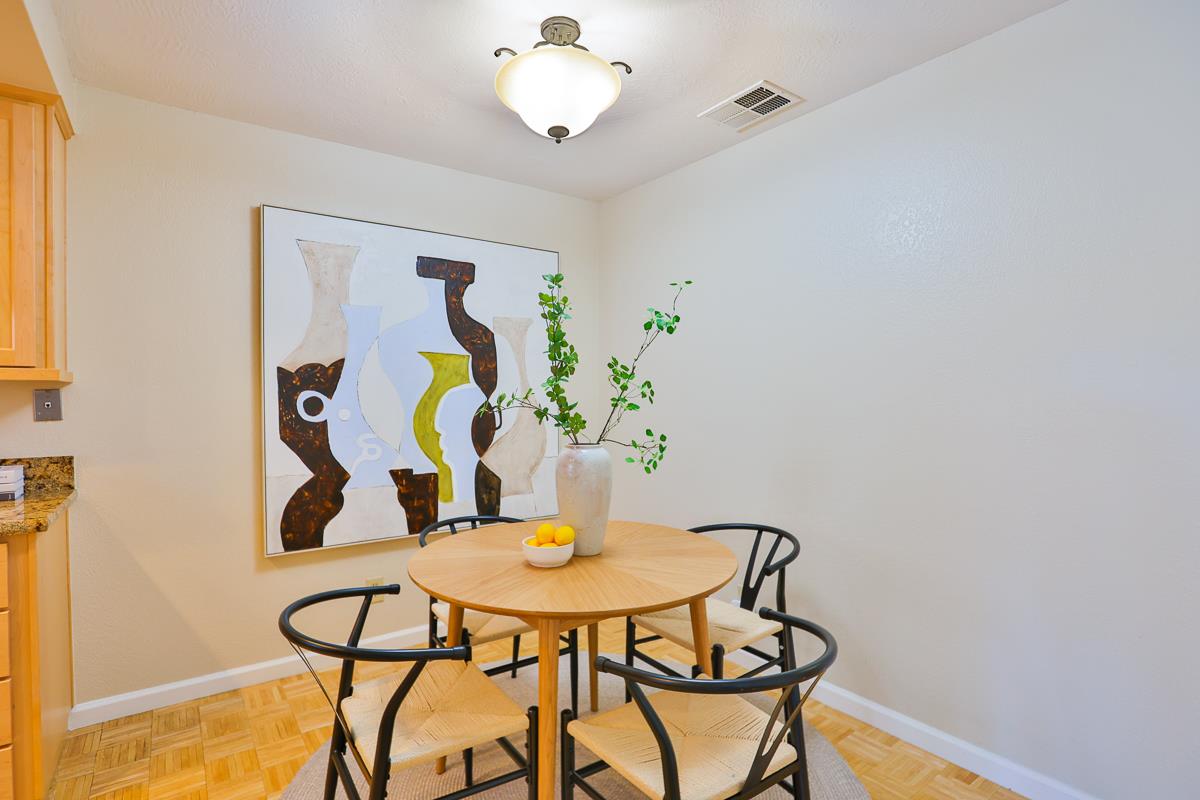 Detail Gallery Image 5 of 32 For 500 Shadowgraph Dr, San Jose,  CA 95110 - 2 Beds | 2 Baths