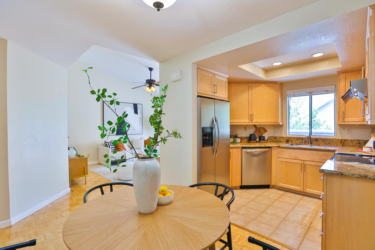 Detail Gallery Image 7 of 32 For 500 Shadowgraph Dr, San Jose,  CA 95110 - 2 Beds | 2 Baths