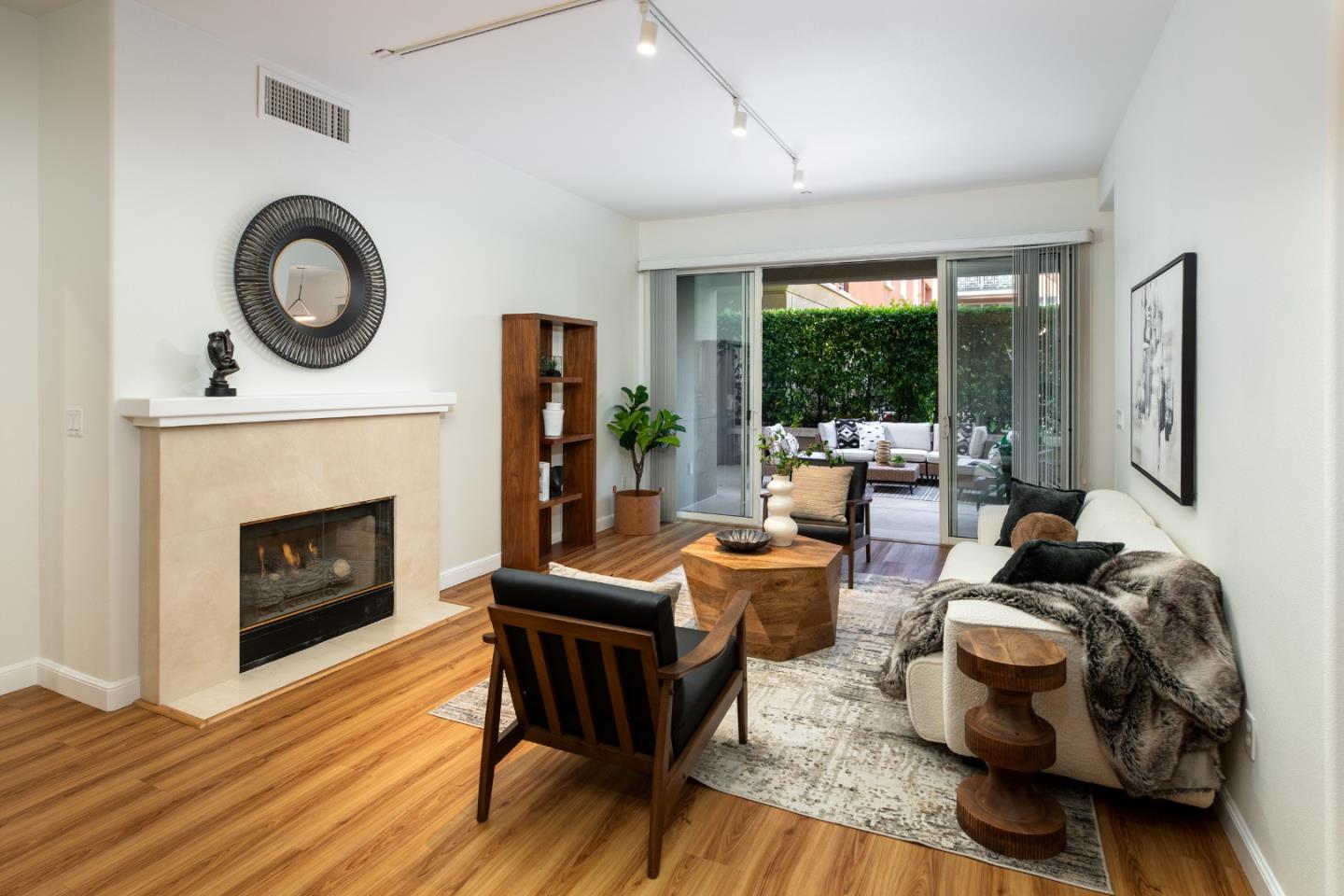 Detail Gallery Image 6 of 32 For 130 E San Fernando St #325,  San Jose,  CA 95112 - 2 Beds | 2 Baths